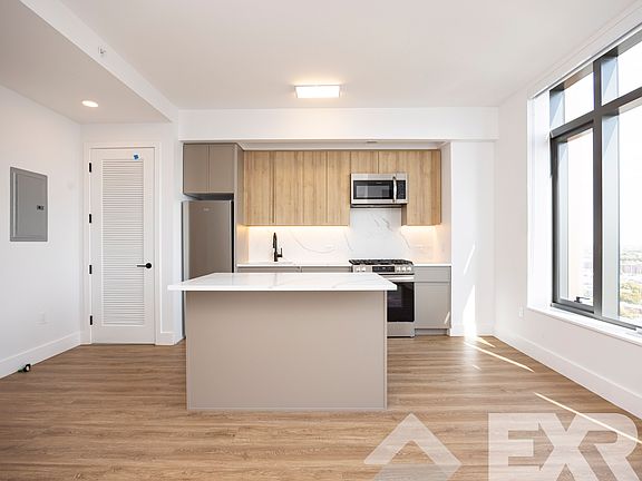 5th image of 2230 Cropsey Ave #2007