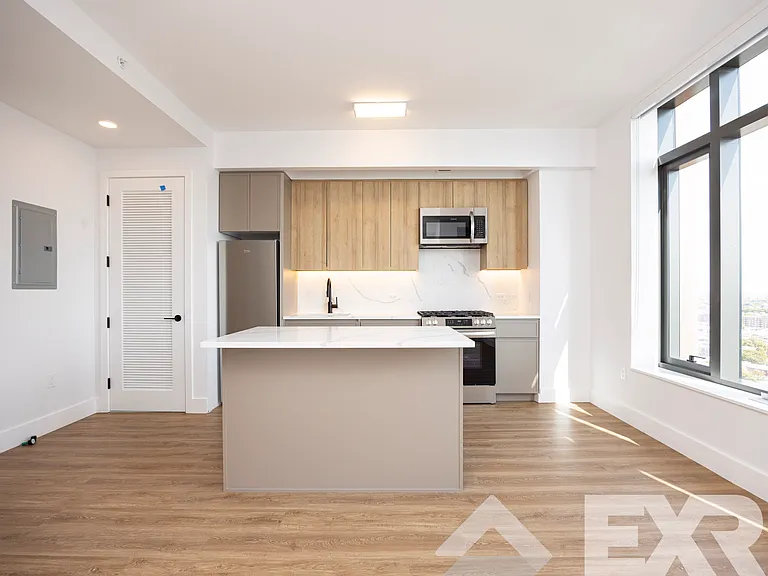 2230 Cropsey Ave #1010 — Photo 4