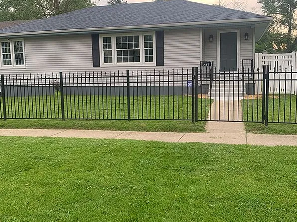 236 N Combs Ave, Collinsville, IL 62234