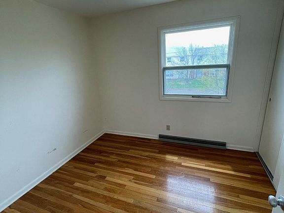5th image of 377 Poplar St #D