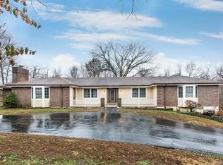 19055 Old Jamestown Rd, Florissant, MO 63034