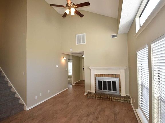 3rd image of 1136 Thistle Dr