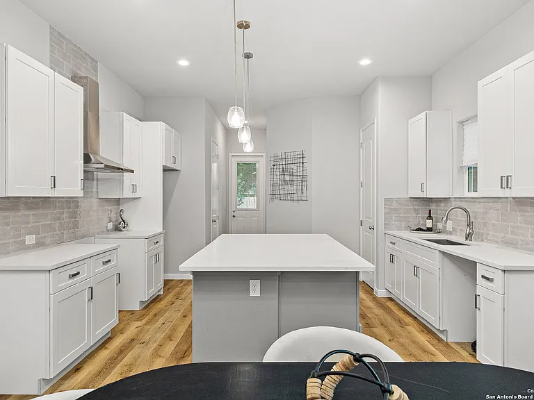 505 Linden Ave — Photo 17