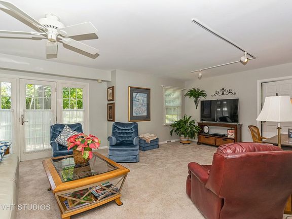5th image of 912 Abbotsford Ln