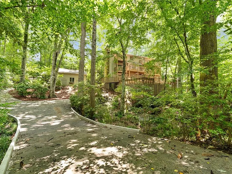 570 Idlewood Dr NW — Photo 32
