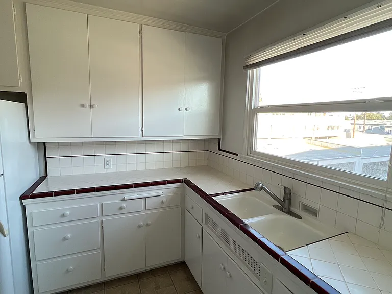1225 Harvard St #7 — Photo 7