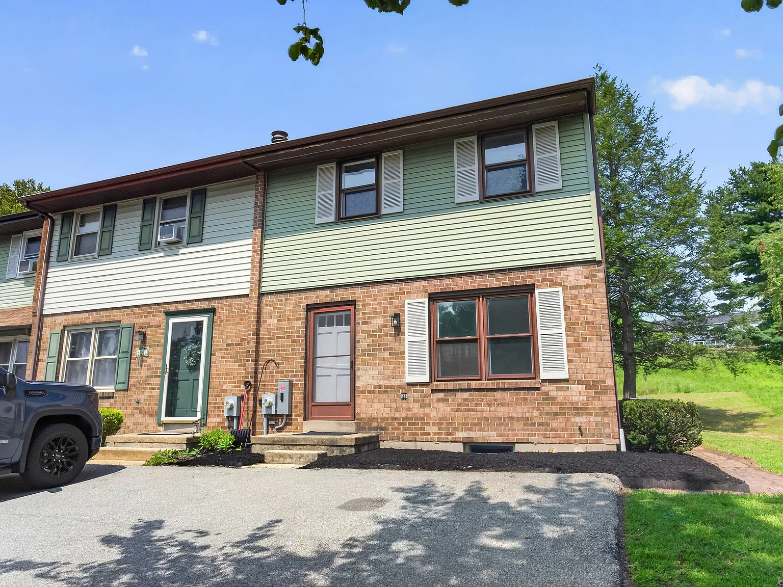 3 bed, 1.5 bath, 1475 sqft, $2,495 — Photo 3