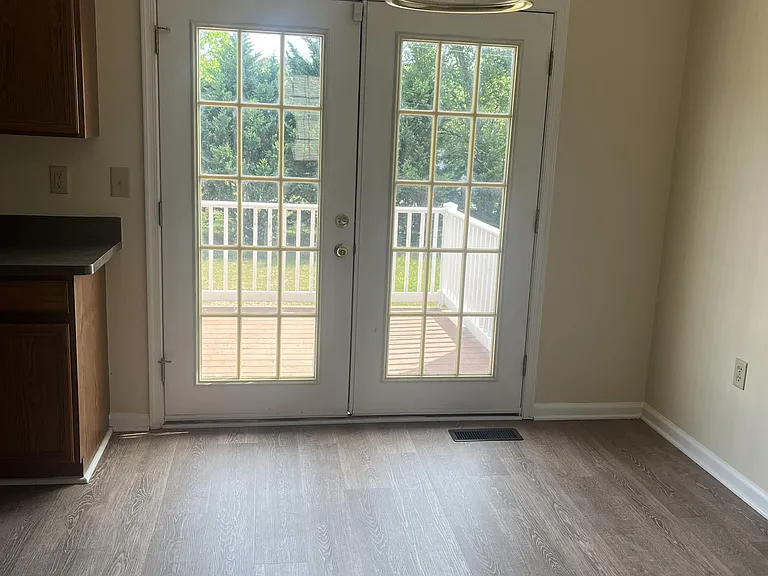 118 Myatt Ct — Photo 8