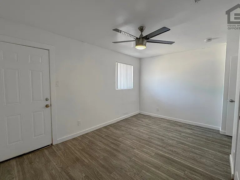 1336 E Willetta St — Photo 44