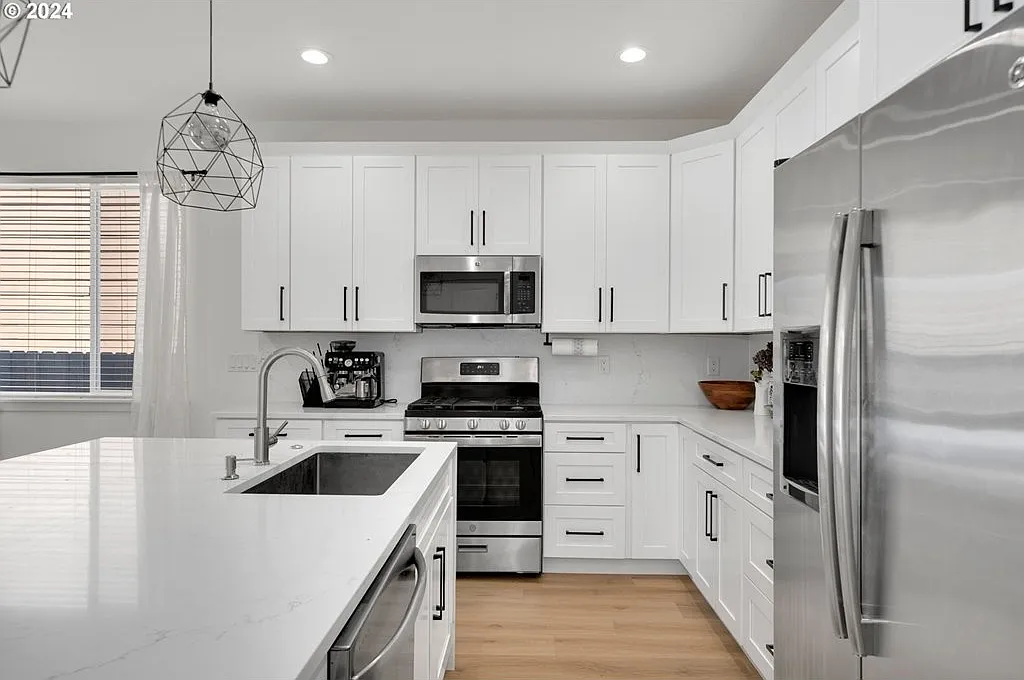 3 bed, 1664 sqft, $3,000 — Photo 1
