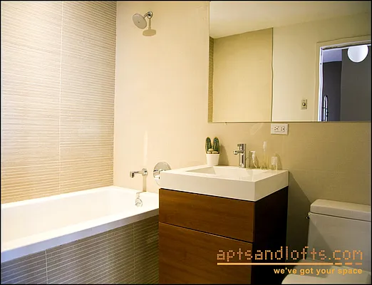 Rented by aptsandlofts.com | media 25