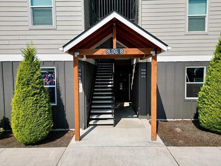 100 N 5th St #B16 — Photo 2
