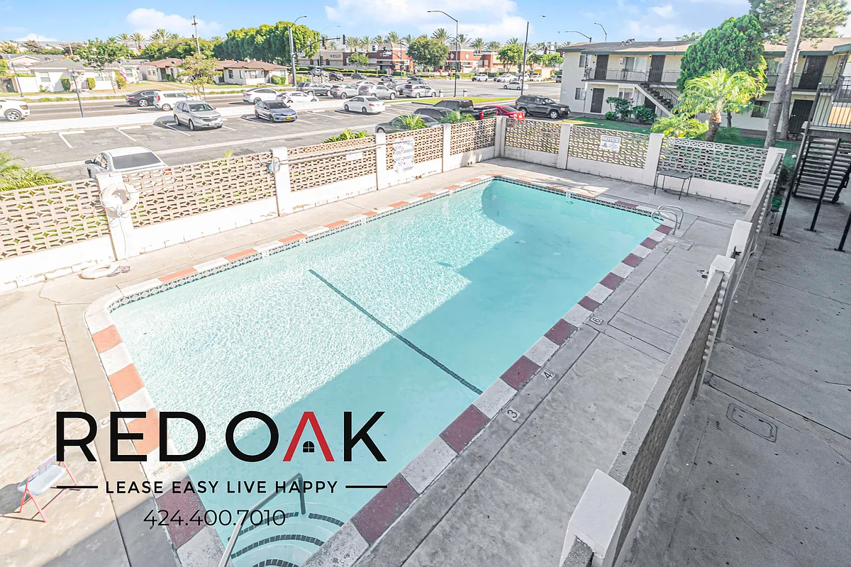 Building Photo - 11823 Lakewood Blvd #35
