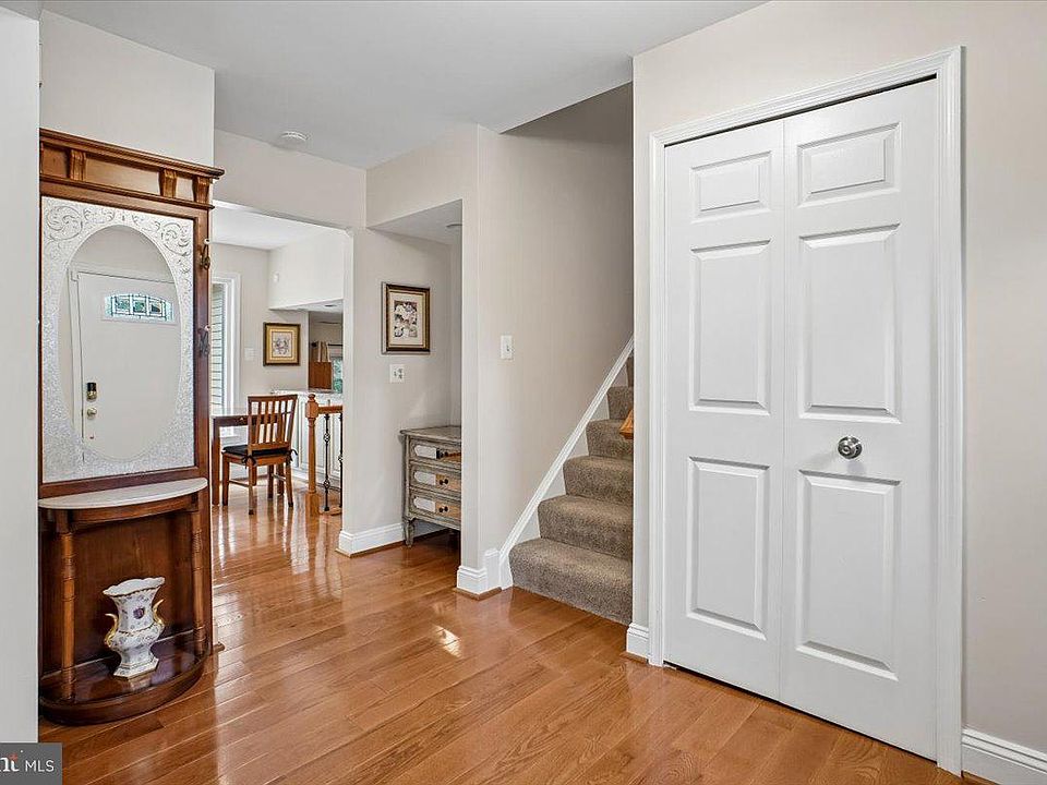 9739 Ironmaster Dr, Burke, VA 22015 | Zillow