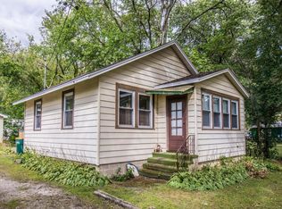 W1058 Wisteria Rd, Genoa City, WI 53128