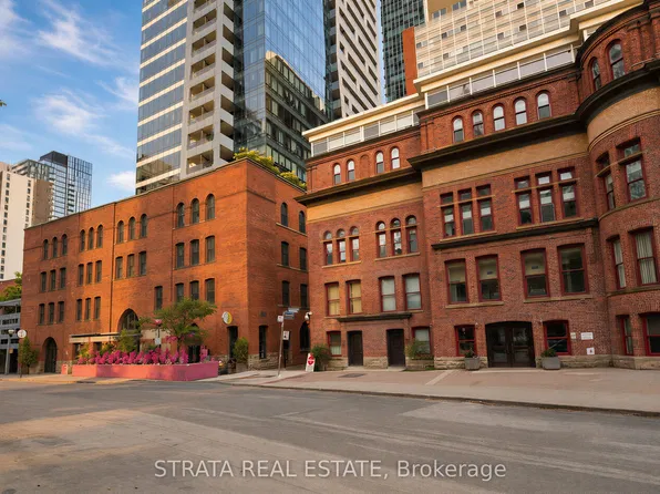 11 Saint Joseph St #304, Toronto, ON M4Y 3G4