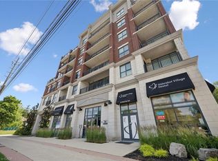 34 Plains Rd E #208, Burlington, ON L7T 0B9