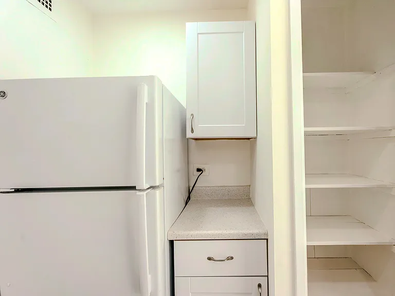 1900 Lyttonsville Rd #110 — Photo 14