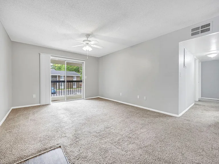 Landmark Woods Apartment Homes — Photo 51