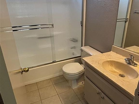 3rd image of 4921 W 118th St APT 3