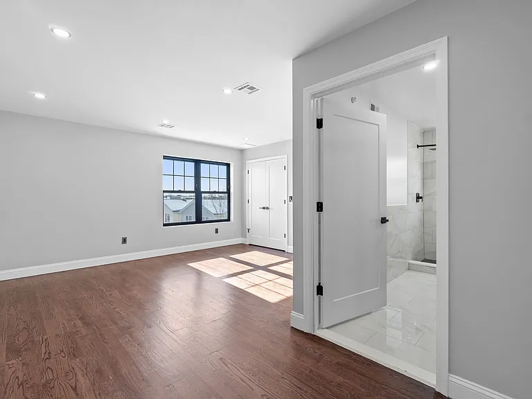 481 15th Ave #2 — Photo 15