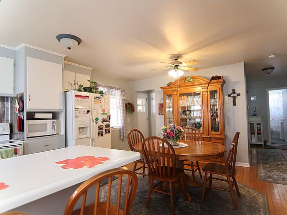 5th image of 1326 Hawthorne Ave