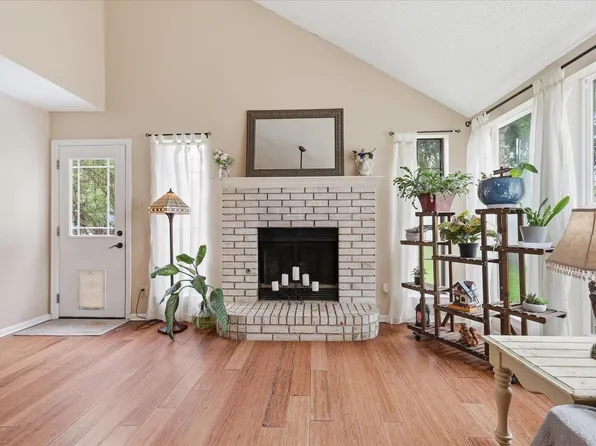 2618 Crockett Dr, Corinth, TX 76210