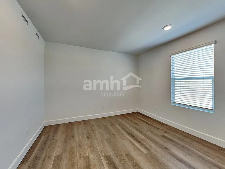 6495 Rush Ave — Photo 18