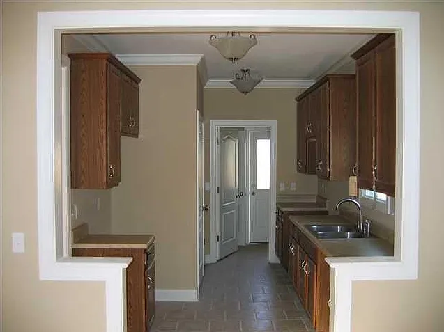 621 N Holly St — Photo 3