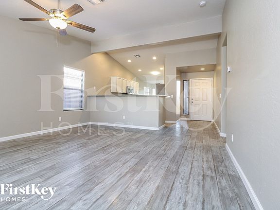 4th image of 10779 W Roanoke Ave