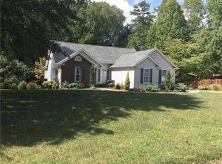 1053 Grant Dr, Denver, NC 28037