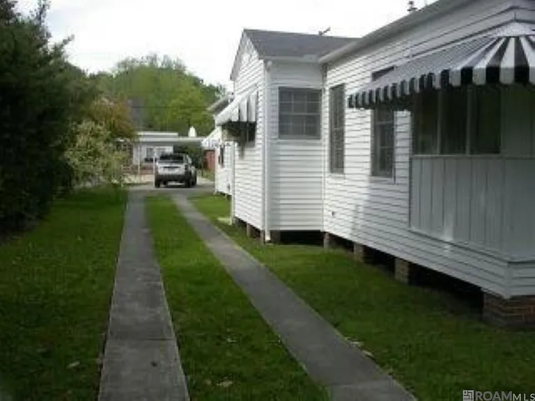 2225 Broussard St — Photo 30