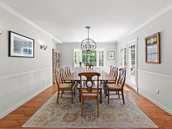 5th image of 6 Wallace Ln