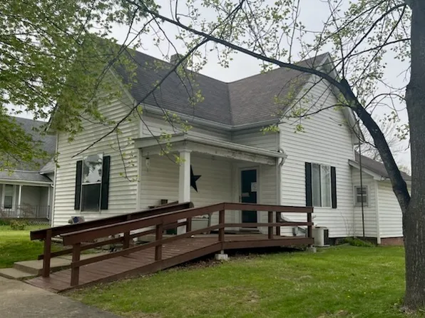 8 S Meridian St, Roachdale, IN 46172