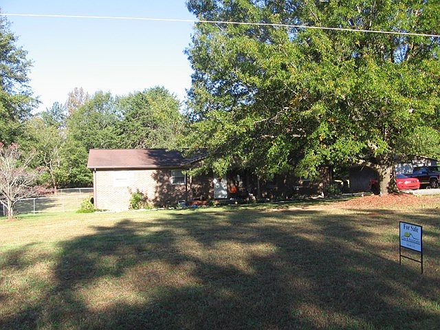 2nd image of 1947 Creek Ridge Rd