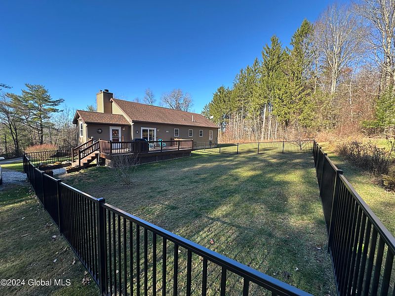 4th image of 170 School House Road