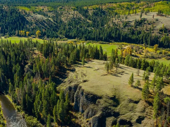 321 Clearwater Dr, Saint Maries, ID 83861