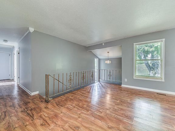 3rd image of 8709 Olde Colony Trl APT 34