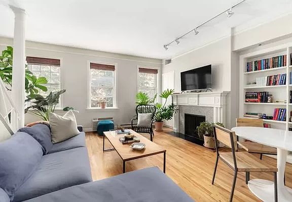 3rd image of 10 Bedford St