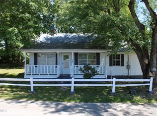 422 Mark Twain Ave E, Jamestown, TN 38556