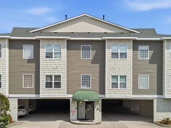 2320 Sea Shell Rd APT 202, Virginia Beach, VA 23451