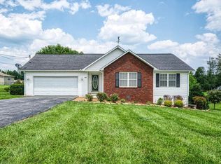 49 Hilltop Dr, Crossville, TN 38555