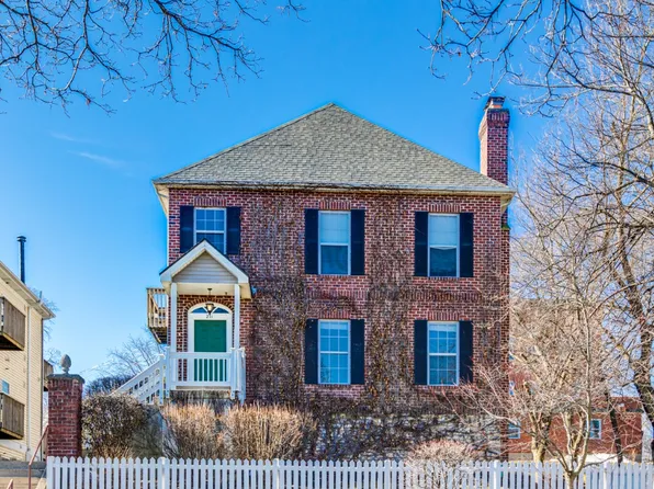 211 S 4th St APT 3, Saint Charles, IL 60174