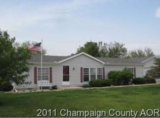 2402 Robin Rd, Mahomet, IL 61853