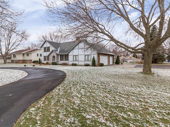 2nd image of 2403 Marquette Dr