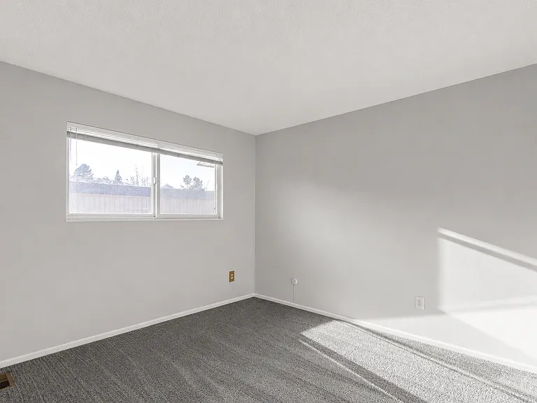 Second upstairs bedroom