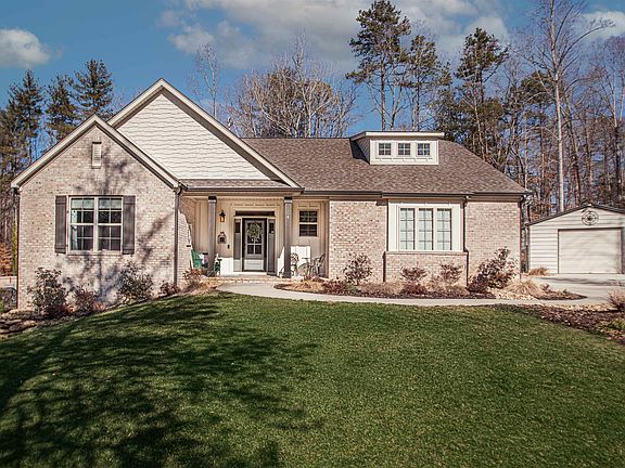 3rd image of 204 Ponderosa Dr