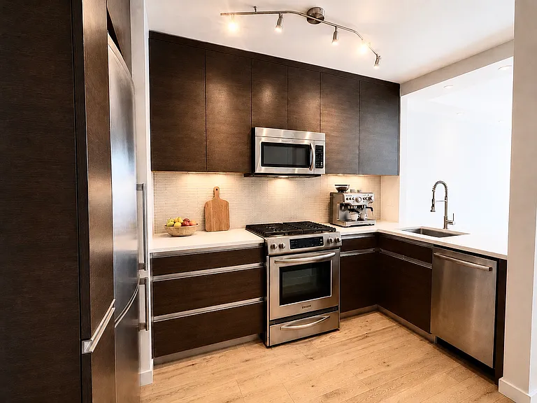 22 W 15th St #15J — Photo 4