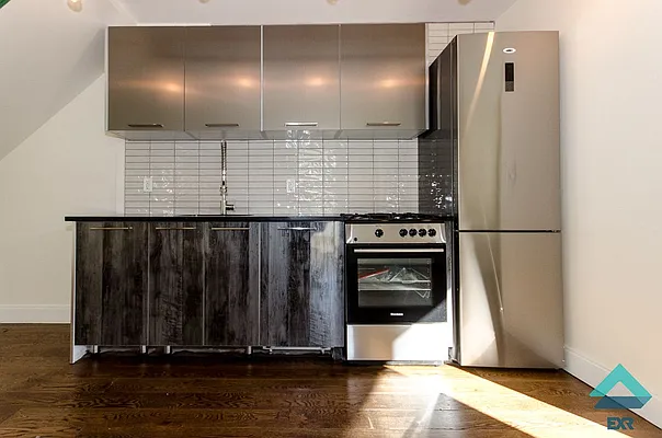 Rented by EXR | media 2