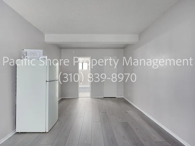 12610 Pacific Apartments — Photo 6